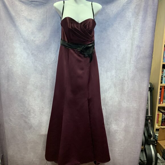 DISNEY FAIRYTALE WEDDINGS BY ALFRED ANGELO BRIDESMAID DRESS - Picture 2 of 16